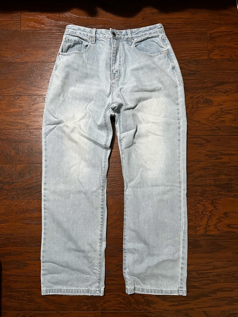 Straight-Leg Women's Jeans in Light Blue Wash